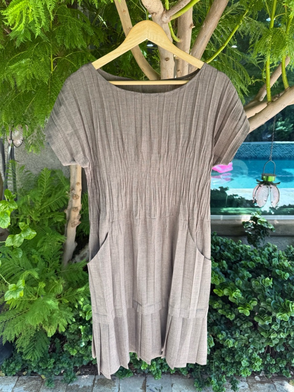 Babette Taupe Crinkled Pleated Lagenlook Shift Dress Pockets XXS